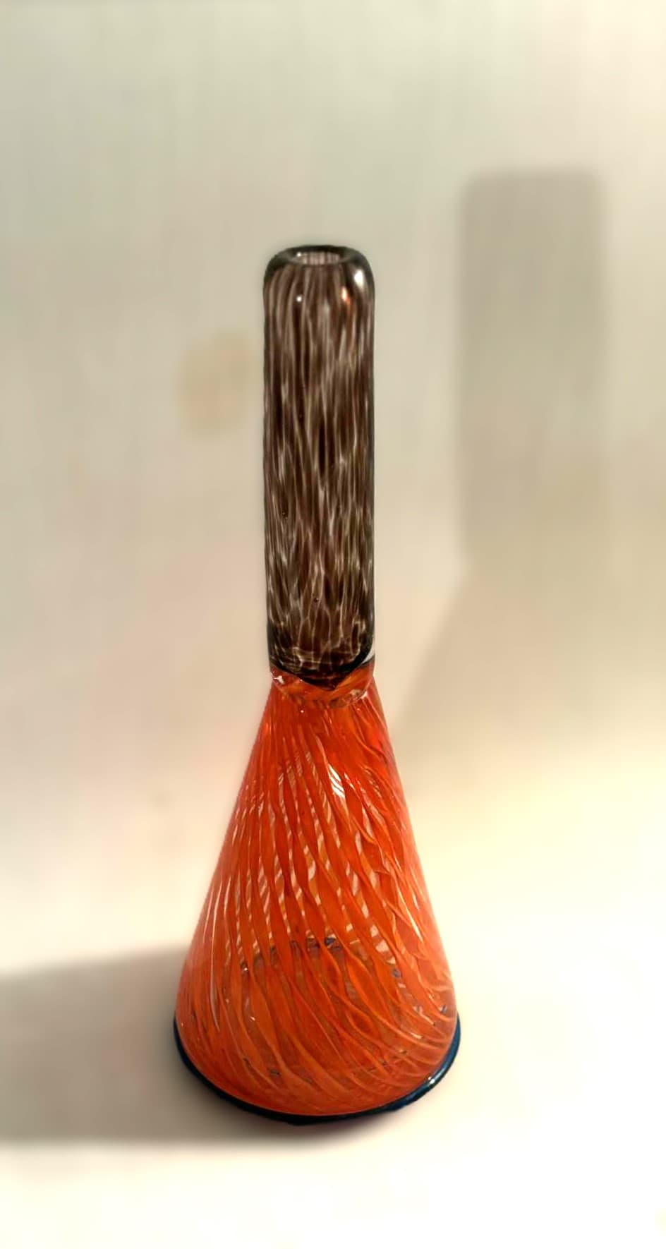 Sjældne Holmegaard glasvase i lilla og orange nuancer, 1970erne