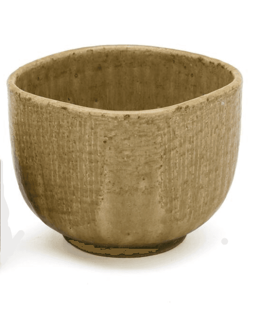 Firsidet skål af stentøj, dekoreret med mosgrøn glasur med motiv i relief, design af Eva Stæhr-Nielsen (f. Frederiksberg 1911, d. 1976) og udført for SAXBO