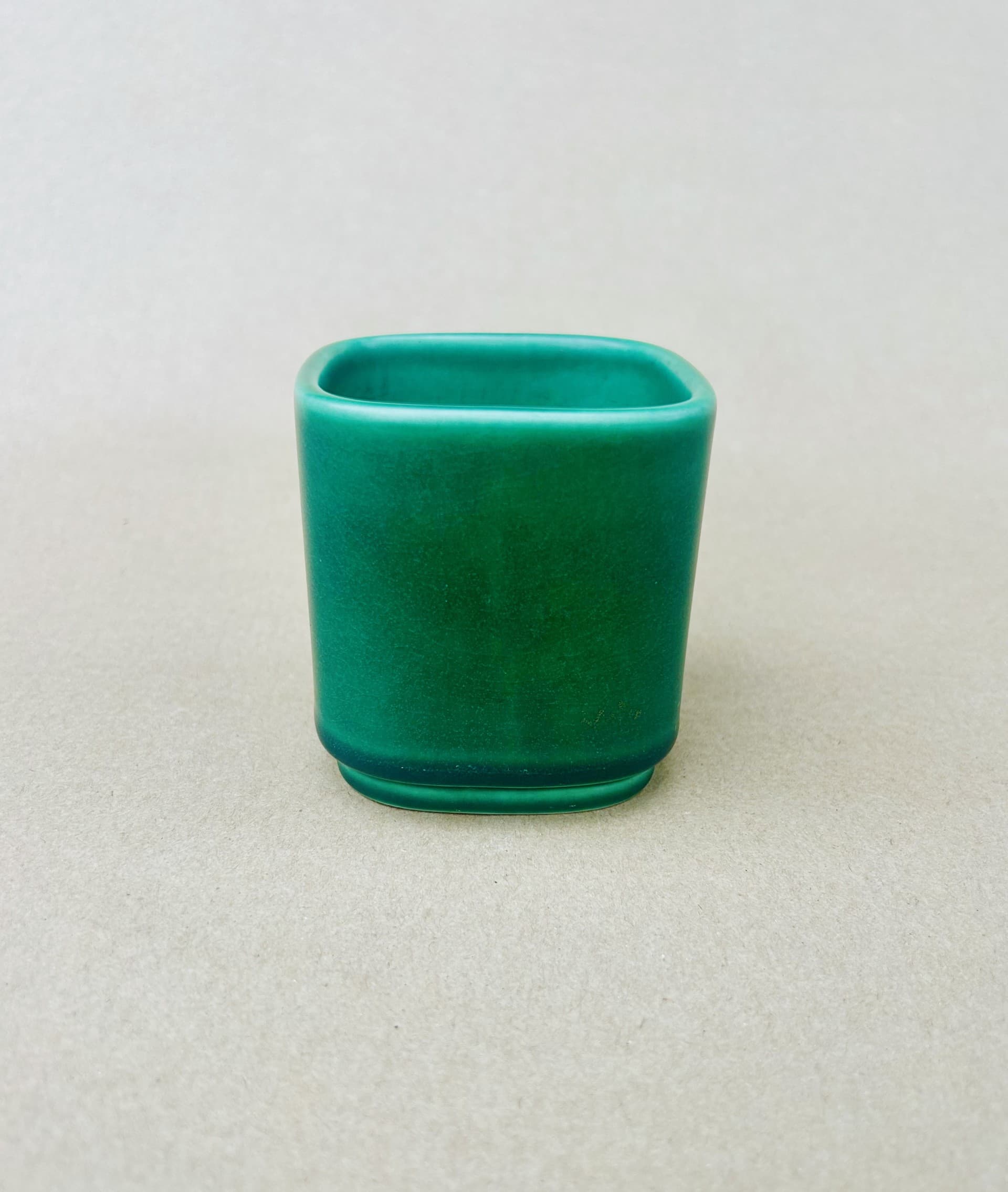 Sjælden Aluminia vase af Nils Thorsson – muligvis Solbjerg-serien, ca. 1930’erne