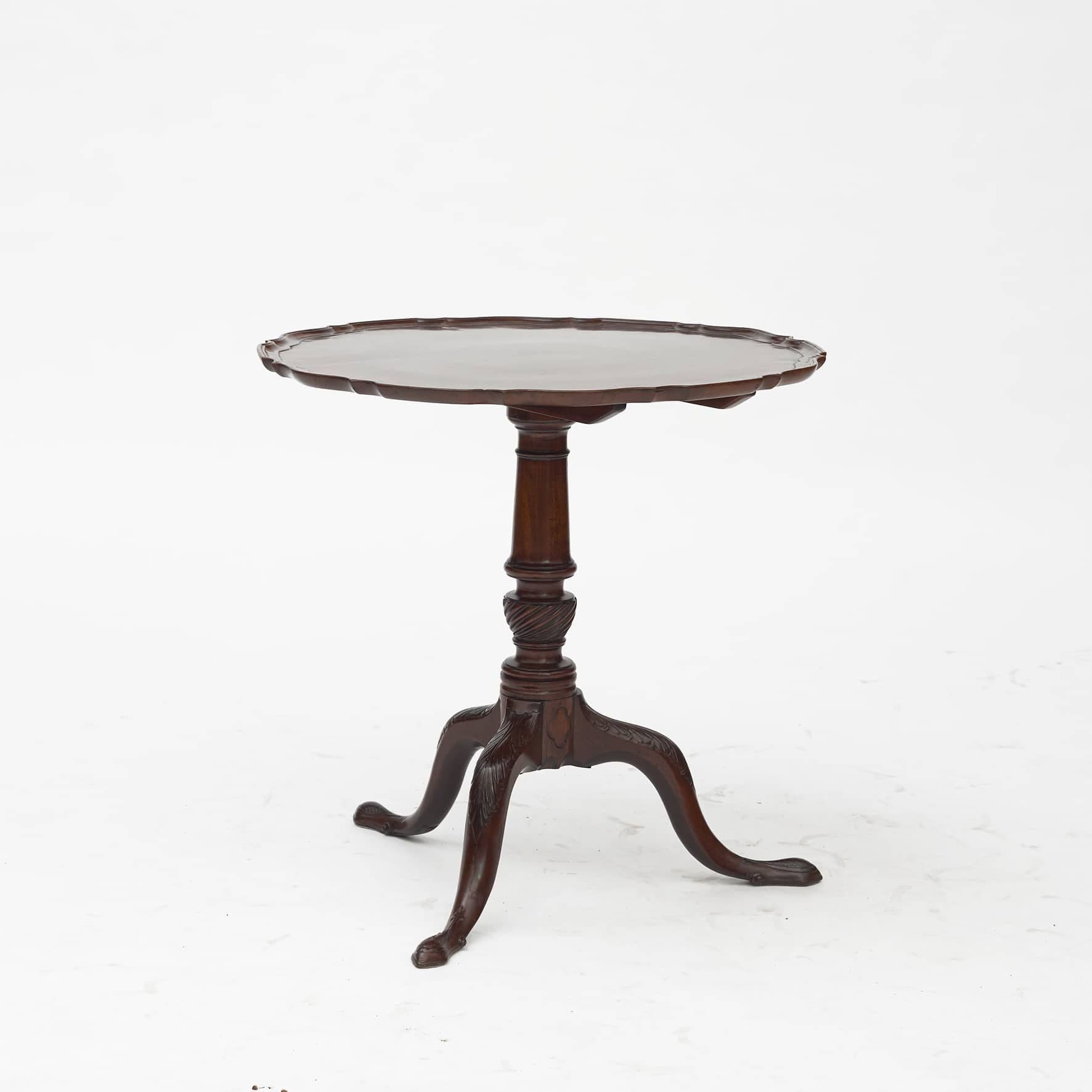 Chippendale Tilt-top table, England 1750-1770