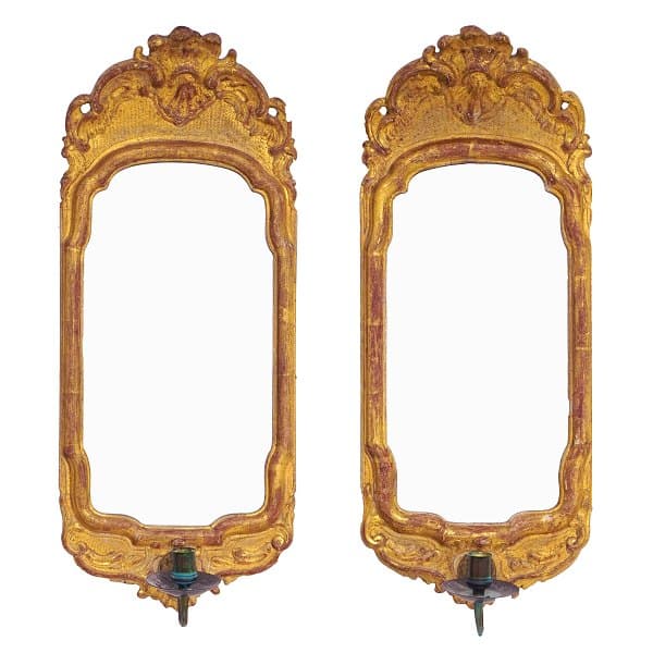 Et par svenske rokoko lampetspejle med forgyldninger og facetslebet glas. Sandsynligvis Stockholm ca. år 1760